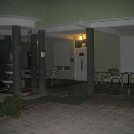 Guest House Vila Mimoza 울친 외부 사진
