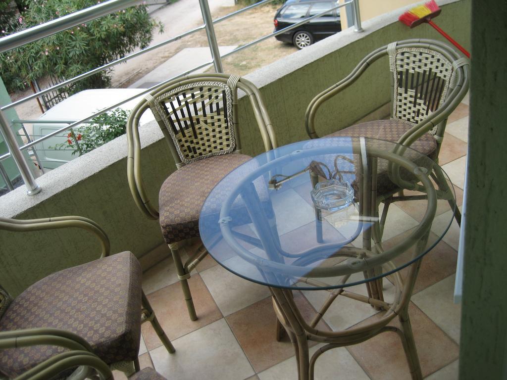 Guest House Vila Mimoza 울친 외부 사진