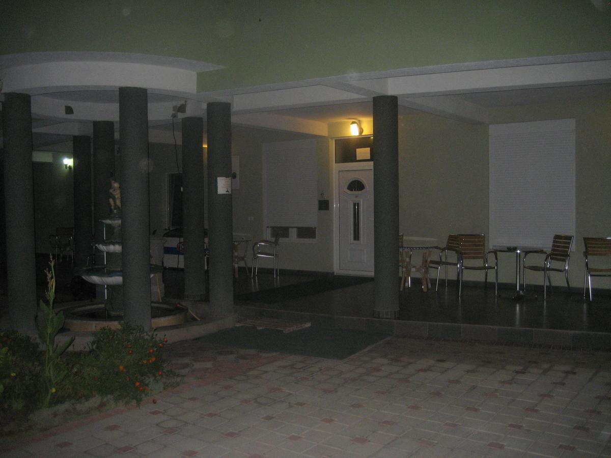 Guest House Vila Mimoza 울친 외부 사진