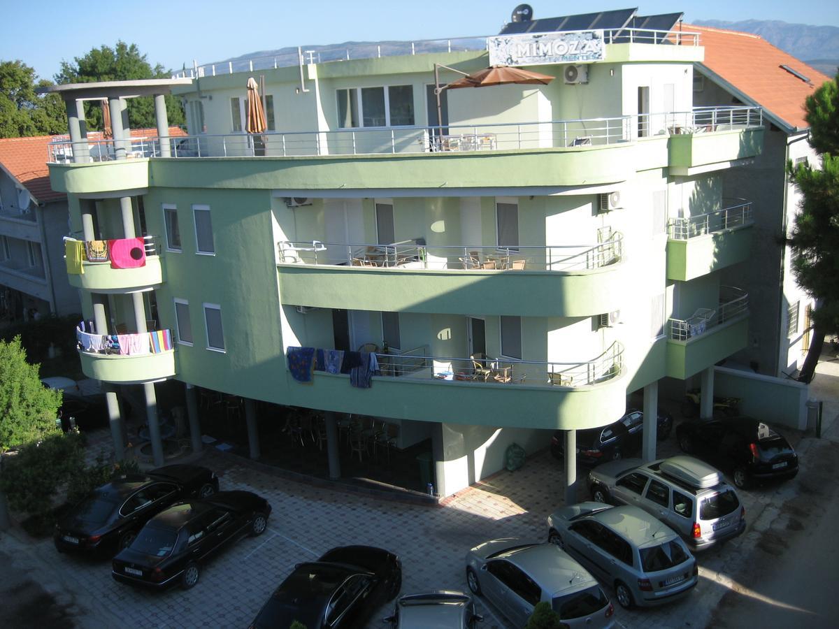 Guest House Vila Mimoza 울친 외부 사진