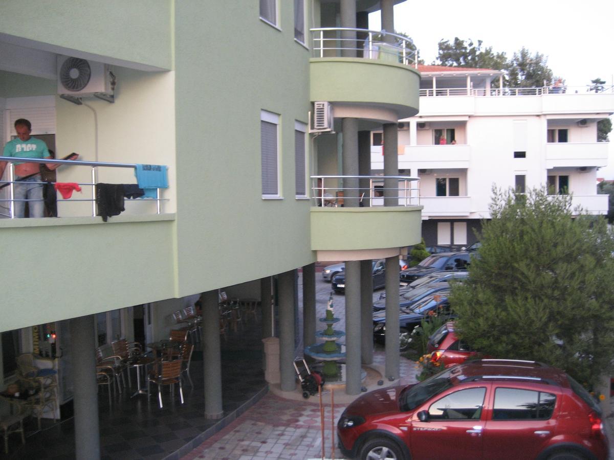 Guest House Vila Mimoza 울친 외부 사진