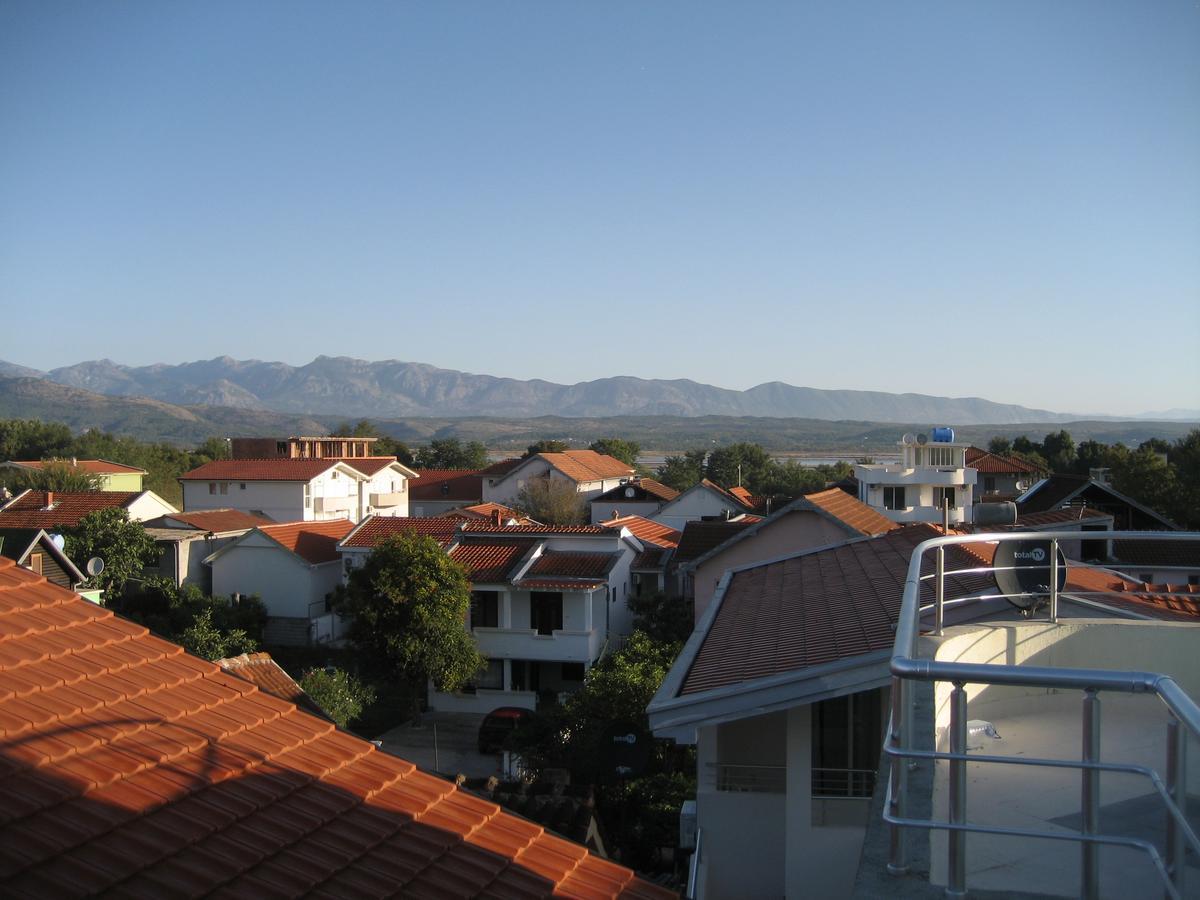 Guest House Vila Mimoza 울친 외부 사진