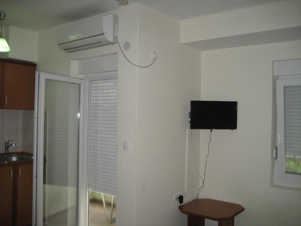 Guest House Vila Mimoza 울친 외부 사진